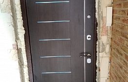 Дверная коробка 95 мм, 
Дверное полотно 63 мм из х/к металла =1,5 мм,
Два контура уплотнителя, 
Утеплитель: минеральная вата
 tab